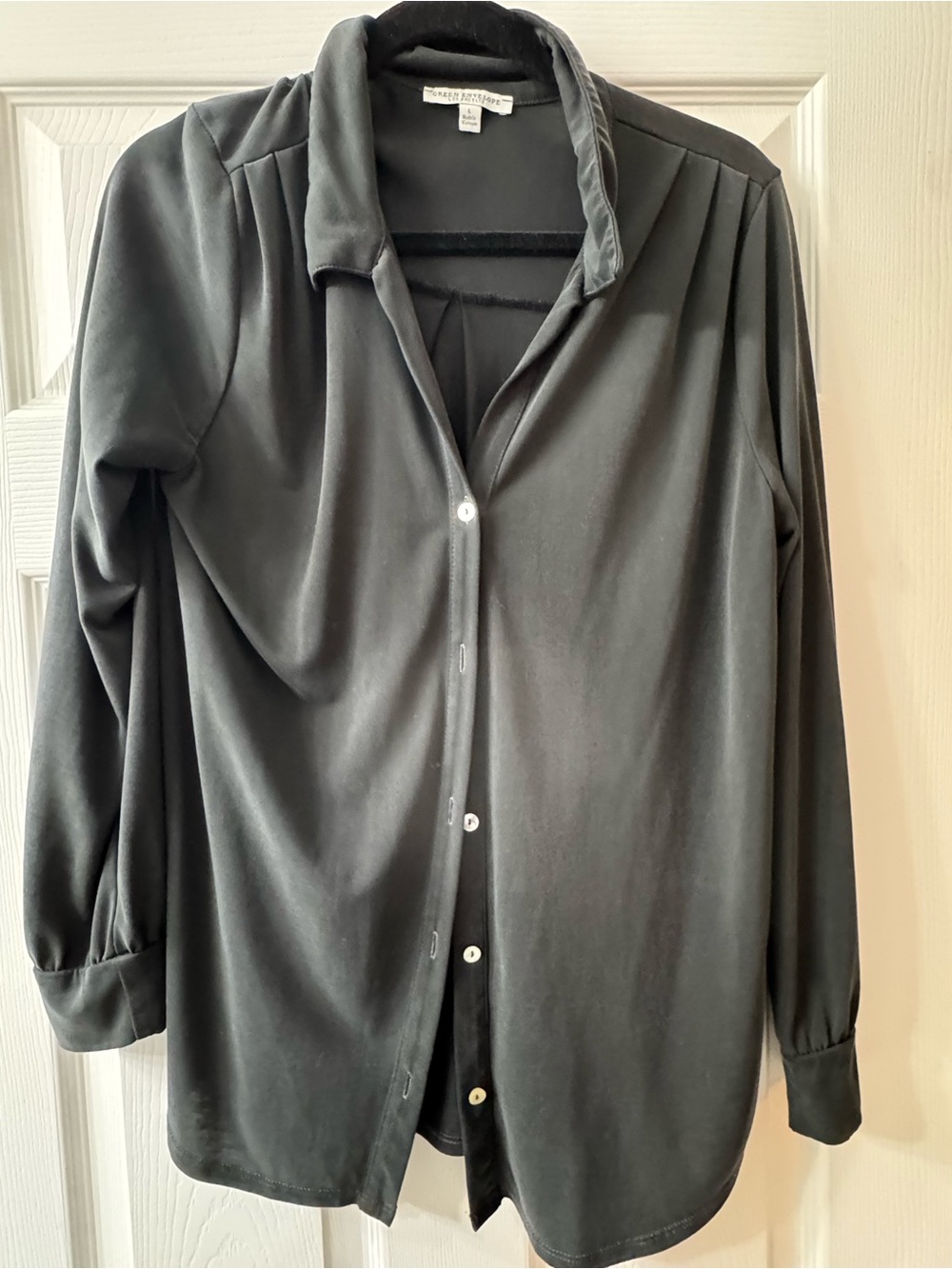 Green Envelope Charcoal Black Button-Front Long Sleeve Shirt
